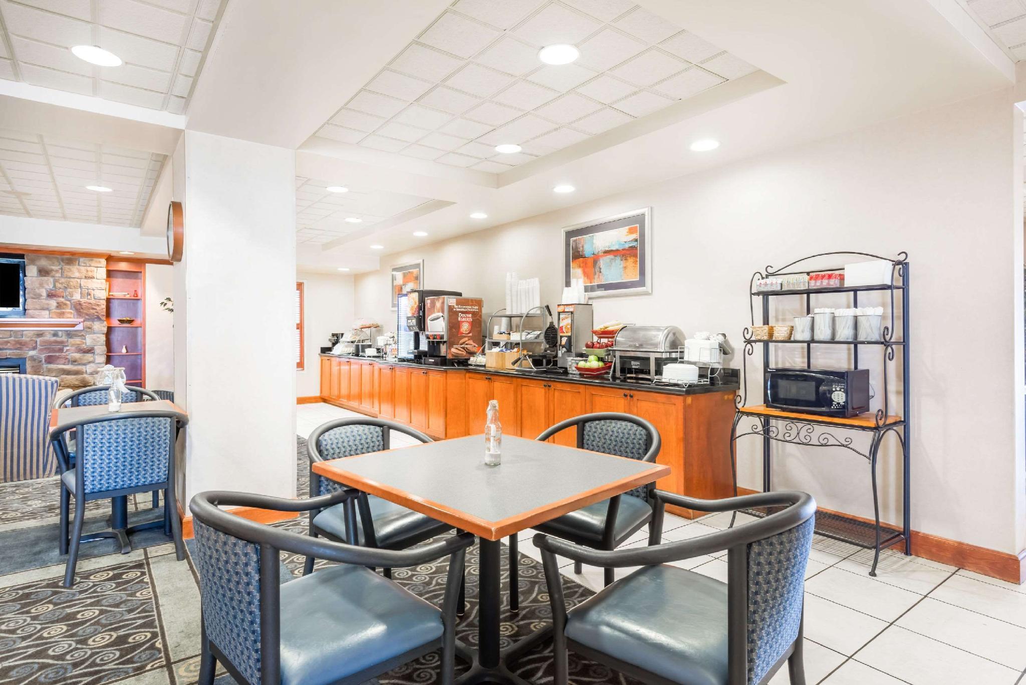 Hotel Wingate By Wyndham Erie Esterno foto