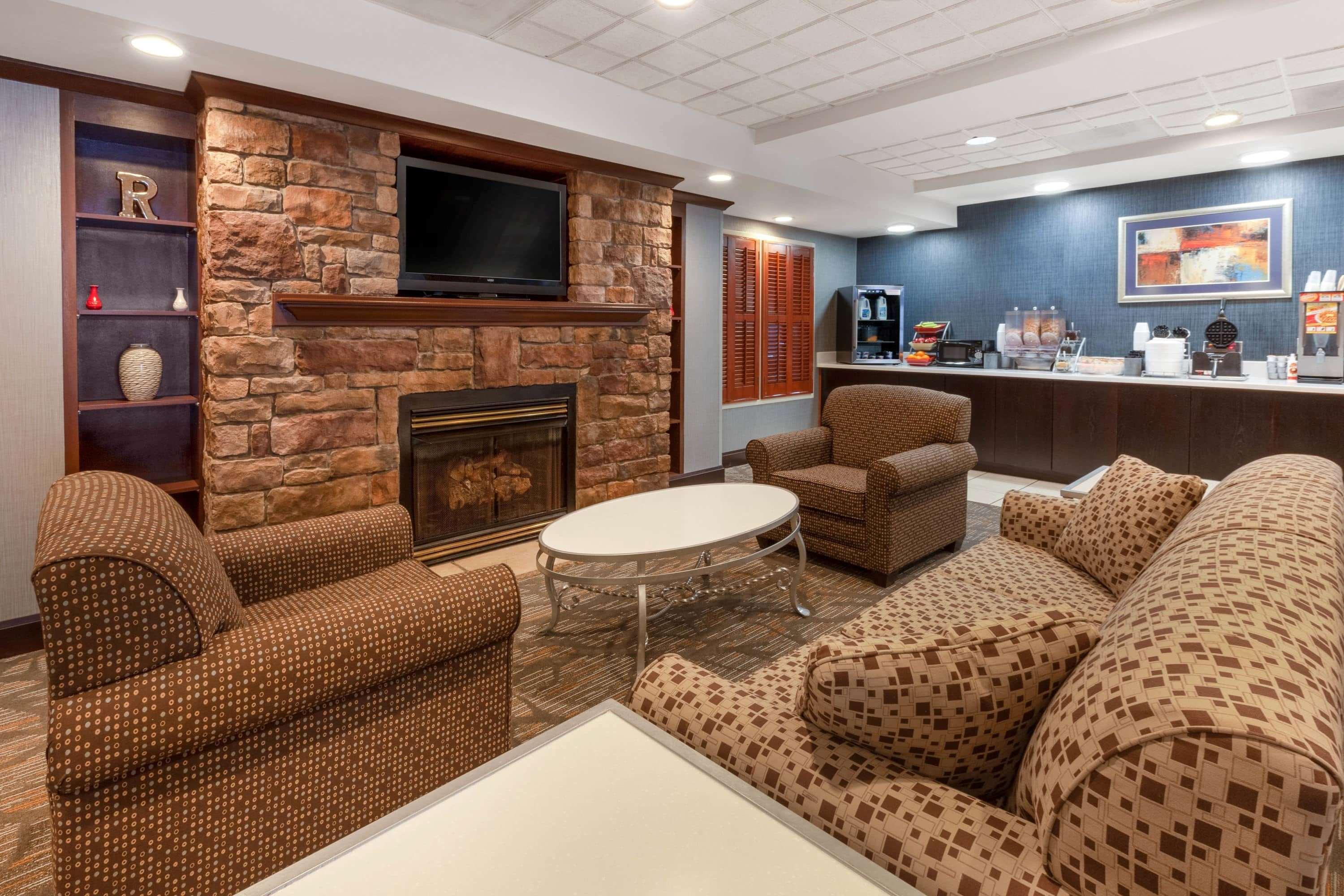 Hotel Wingate By Wyndham Erie Esterno foto