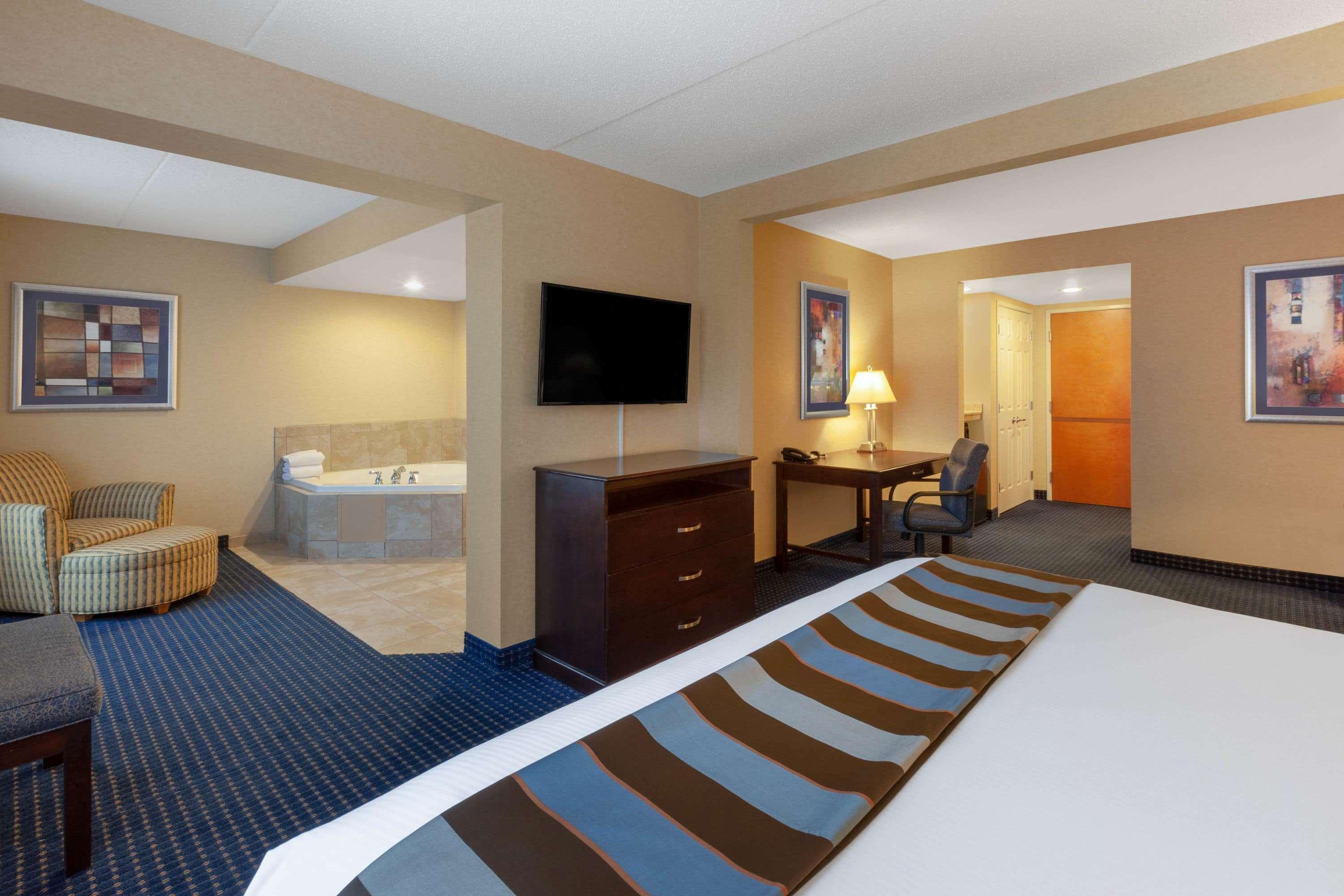 Hotel Wingate By Wyndham Erie Esterno foto